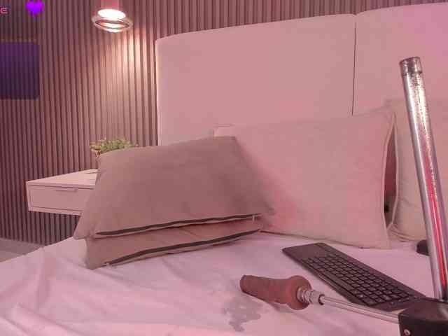 annie-clarkson webcam