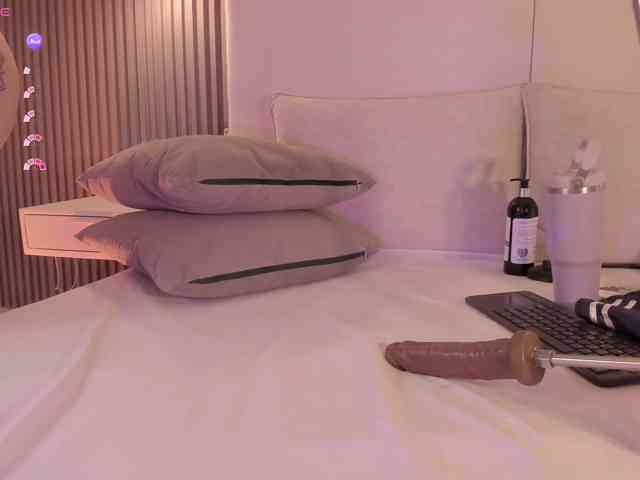 annie-clarkson webcam