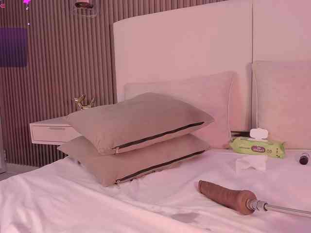 annie-clarkson webcam