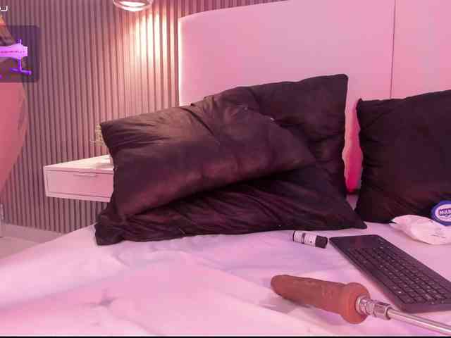 annie-clarkson webcam