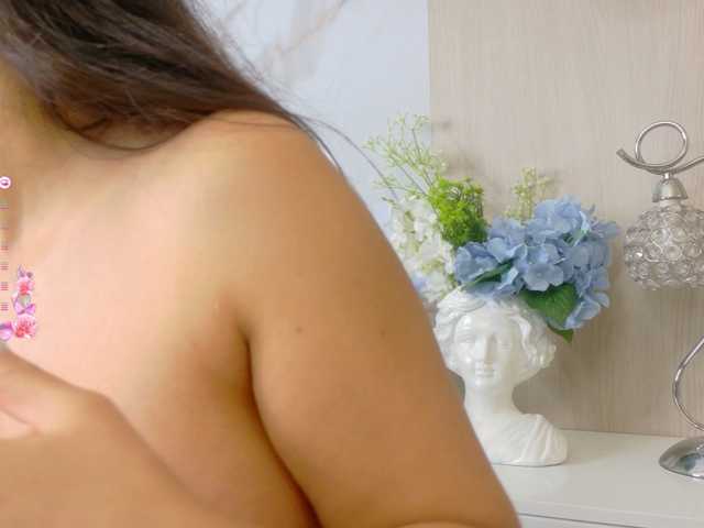 LindaSelena live cam on BongaCams