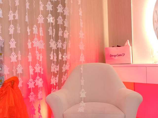 LindaSelena live cam on BongaCams