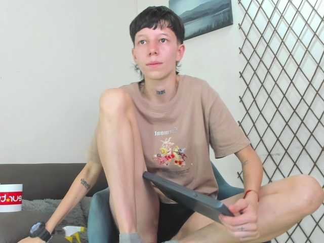 LiamBrown09 live cam