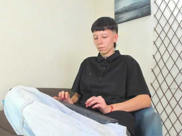 LiamBrown09 live cam preview