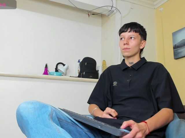 LiamBrown09 live cam on BongaCams