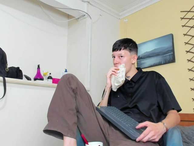 LiamBrown09 live cam on BongaCams