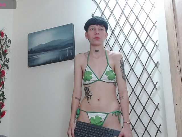le modèle LiamBrown09 est en webcam porno dans un show sur le site bongacams, il possède les tags suivants: Latino/Hispanic,Brunette,Shaved