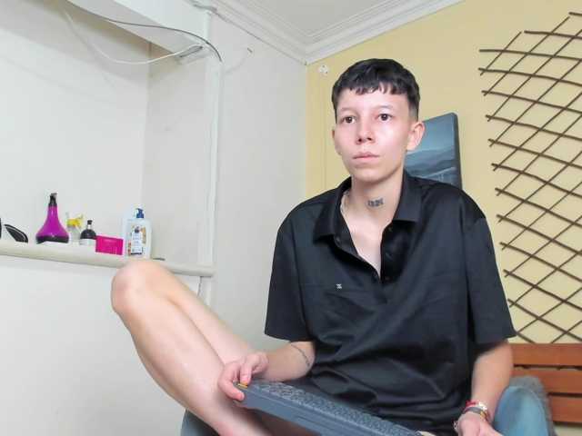 LiamBrown09 live cam on BongaCams
