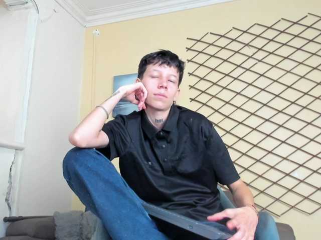 LiamBrown09 live cam preview