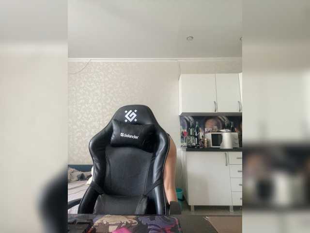 LolliPops4 live cam on BongaCams