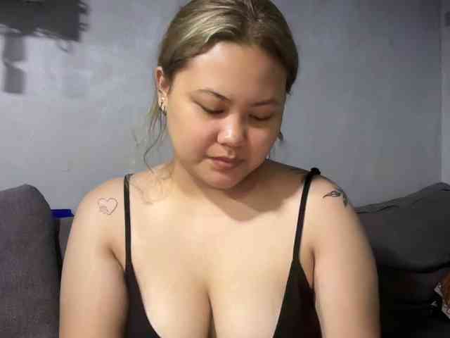 Sammieaa Live Webcam on BongaCams