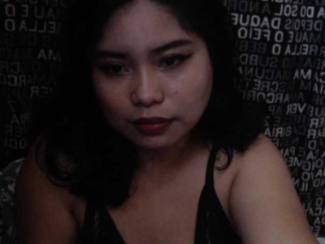 Meomi25 live cam on BongaCams