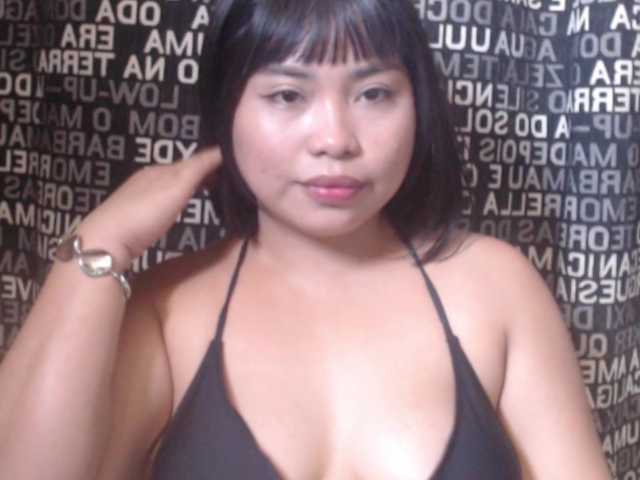 Meomi25 Live Cam on BongaCams