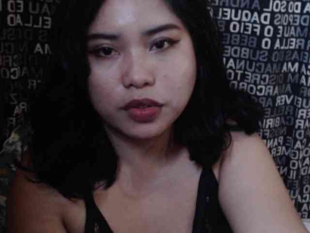 Meomi25 webcam