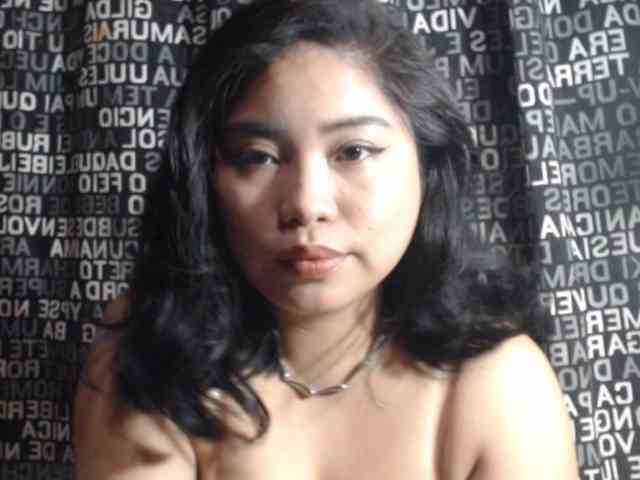 Meomi25 webcam