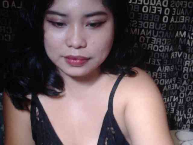 Meomi25 webcam