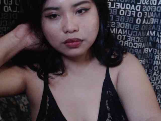 Meomi25 webcam