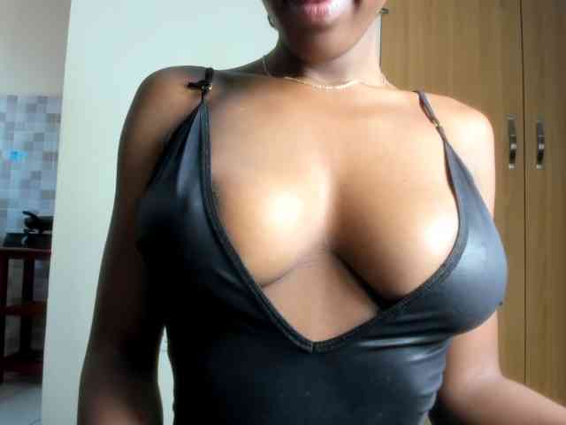 Model: hornysexxy1