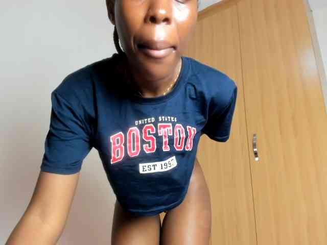 Model: hornysexxy1