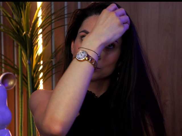 EllyLynn's BongaCams show and profile