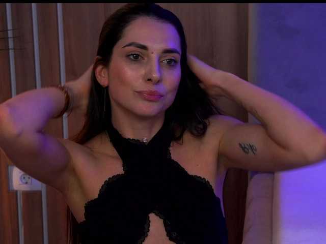 EllyLynn's BongaCams show and profile