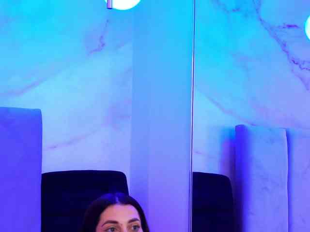 EllyLynn webcam