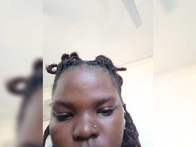 Poppy-51 live cam on BongaCams