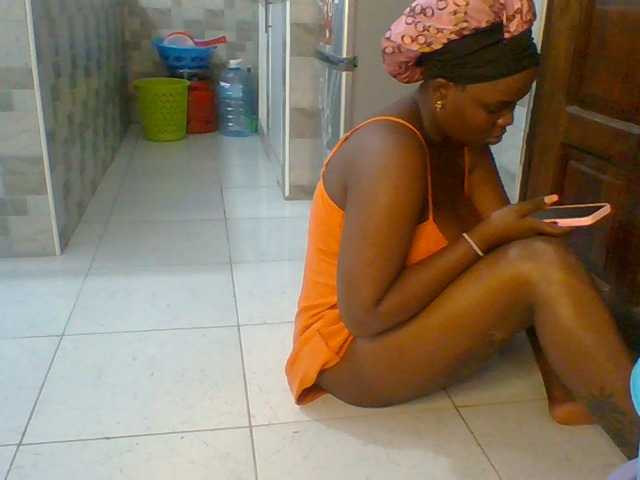 Poppy-51 live cam on BongaCams