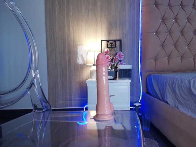 Katalleiah live cam on BongaCams