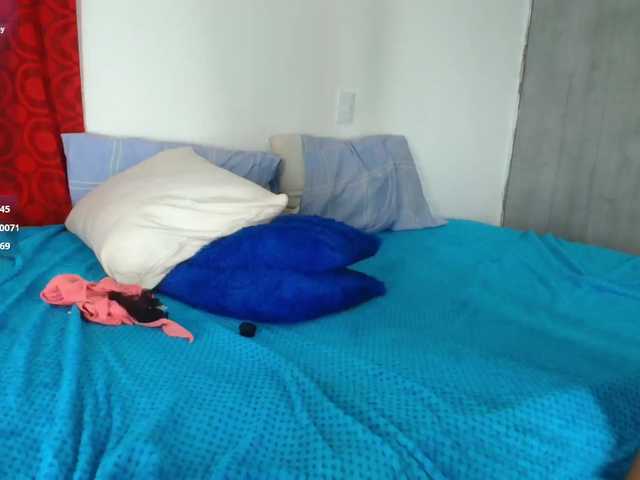 EmiliBonie live cam on BongaCams