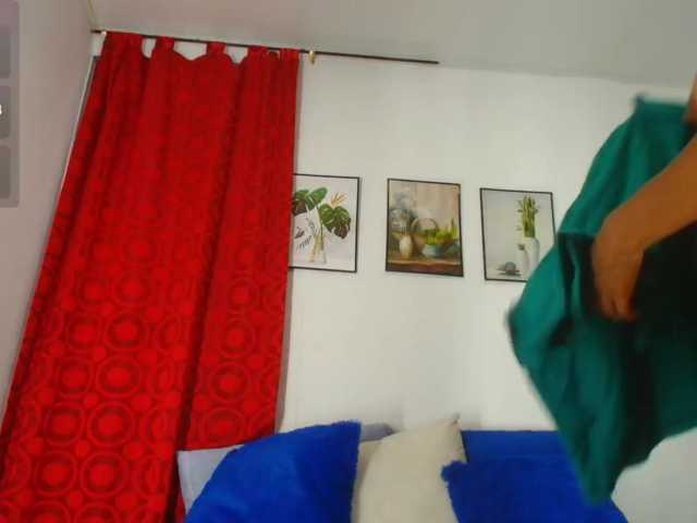 EmiliBonie live cam on BongaCams