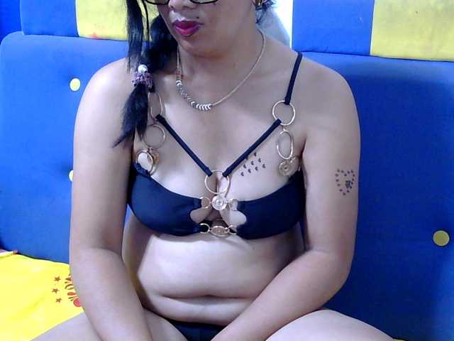 Karenne live cam on BongaCams