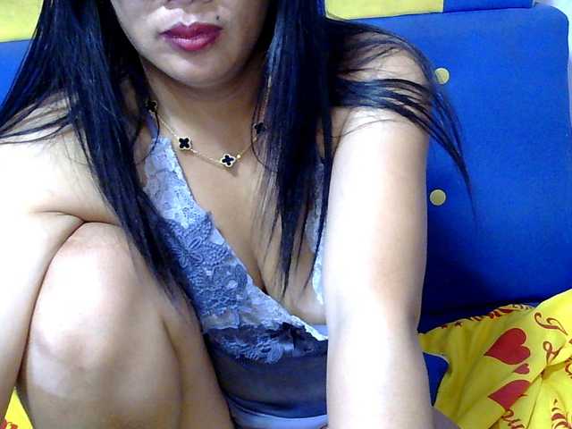 Karenne live cam on BongaCams
