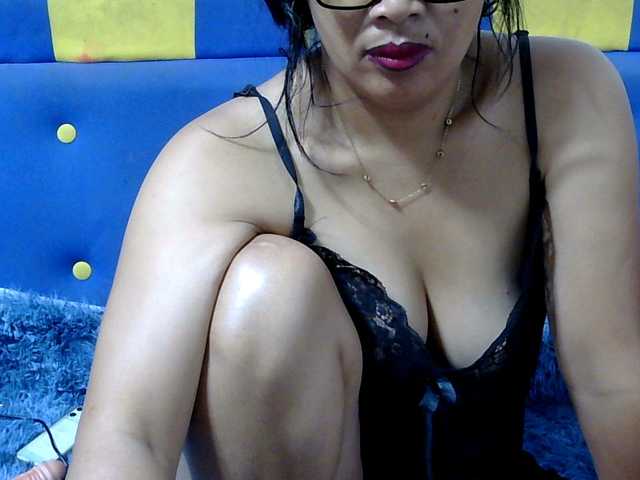 Annahsimple live cam on BongaCams