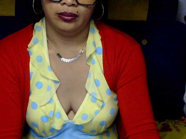 Karenne live cam on BongaCams