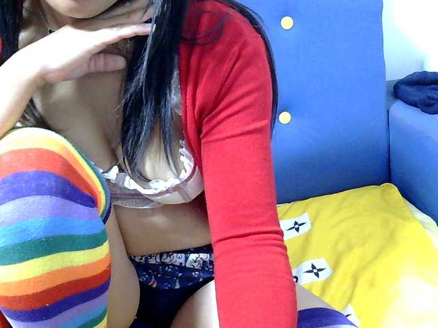 Karenne live cam on BongaCams