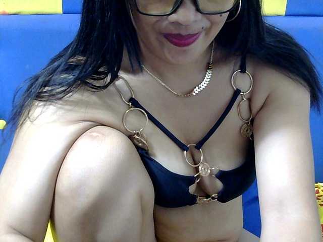 Karenne live cam on BongaCams