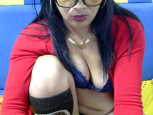 Karenne live cam on BongaCams