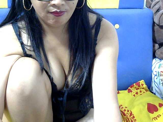 Karenne live webcam show