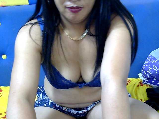Karenne live cam on BongaCams