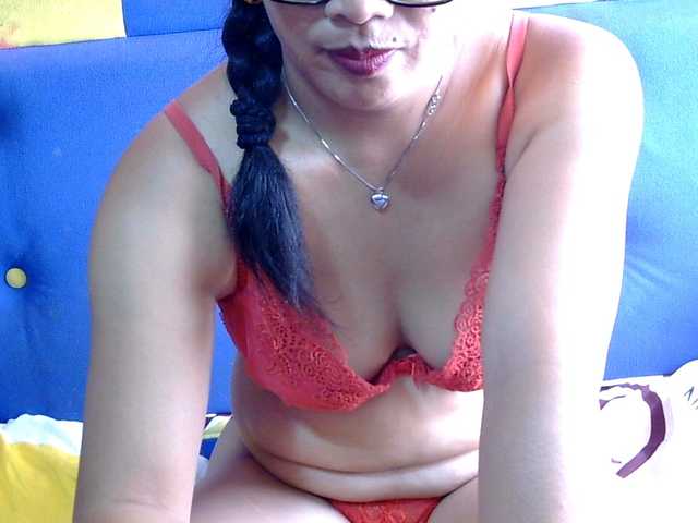 Karenne live cam on BongaCams