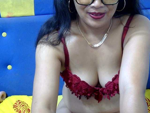Karenne live cam on BongaCams