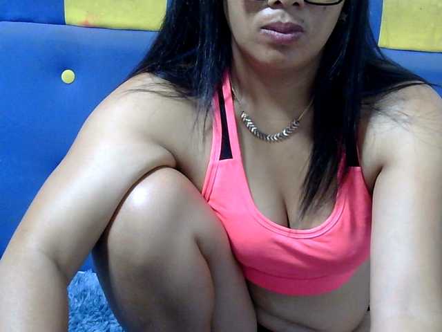 Karenne live cam on BongaCams