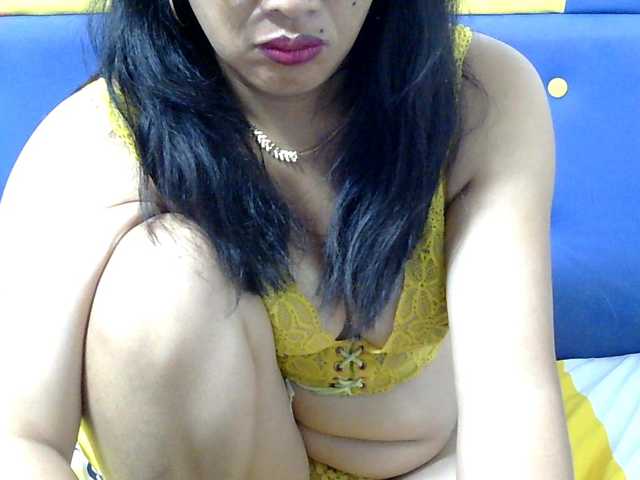 Karenne live cam on BongaCams