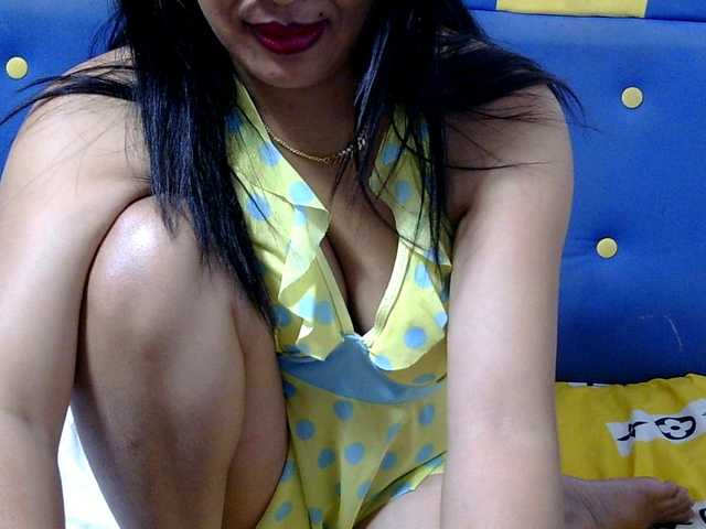 Karenne live cam on BongaCams