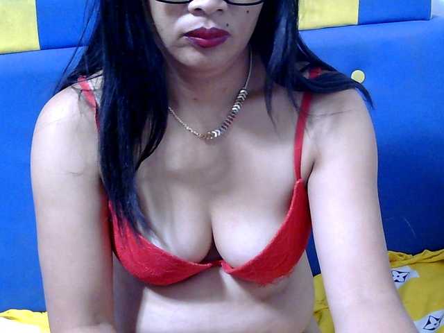 Karenne live cam on BongaCams