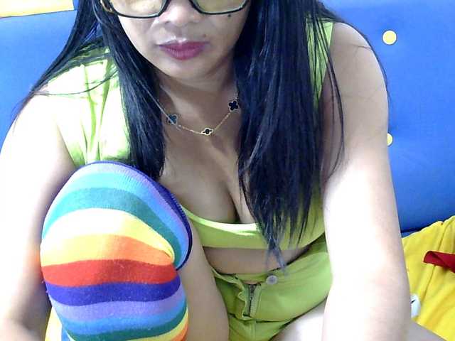 Karenne live cam on BongaCams