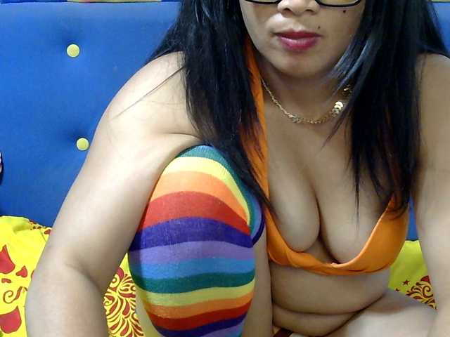 Karenne live cam on BongaCams