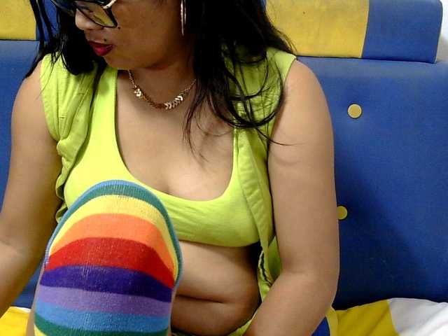 Karenne live cam on BongaCams