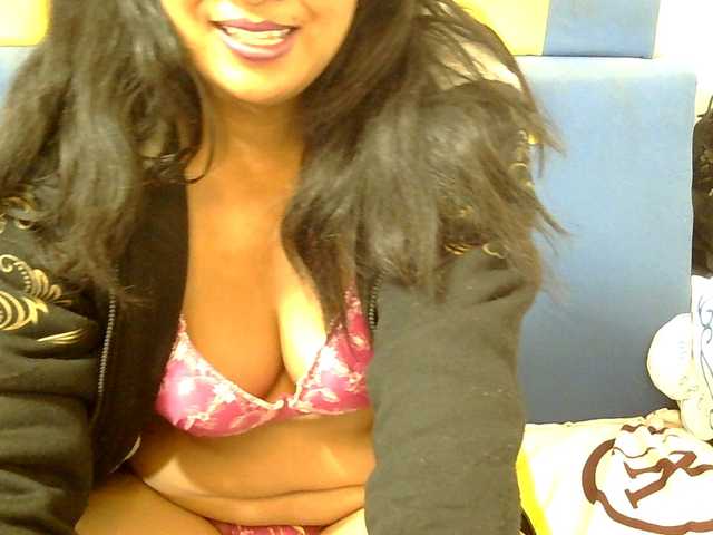 Karenne live cam on BongaCams